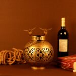 Dangling Downs Bird Round Tea Light Candle Holder